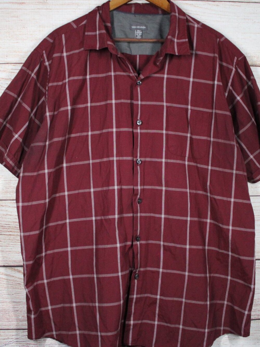 Van Heusen Men's XXL 18-18.5 Burgundy Plaid Short Sleeve Button Up Shirt
